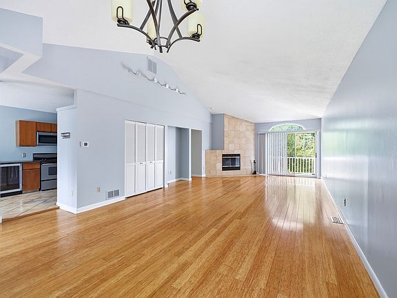 3rd image of 44 S View Dr #44