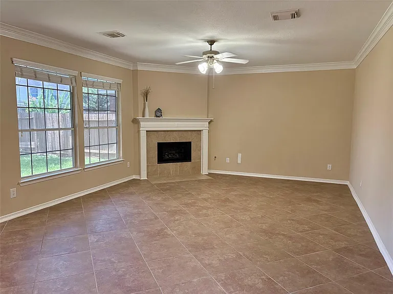 5607 Eagle Sky Blvd — Photo 4