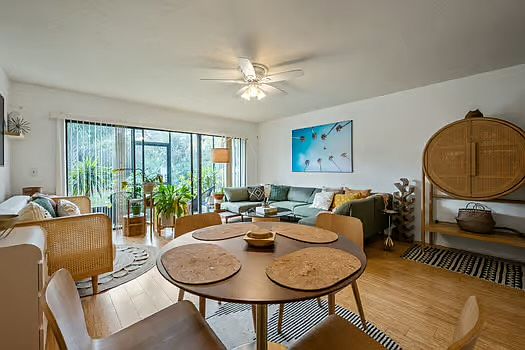 3rd image of 33 Cove Rd #33