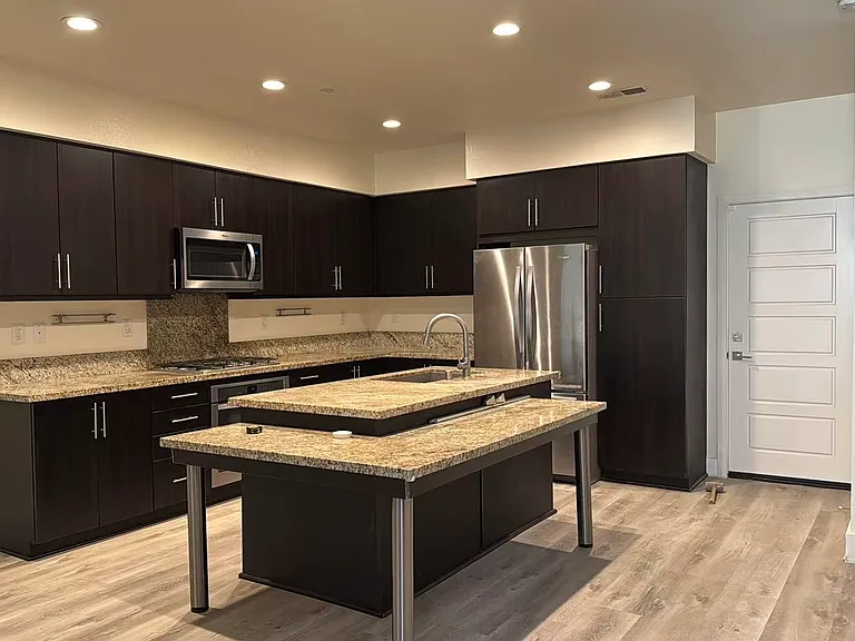2612 Aperture Cir — Photo 1