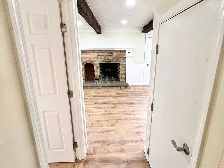 711 Pleasant St — Photo 11