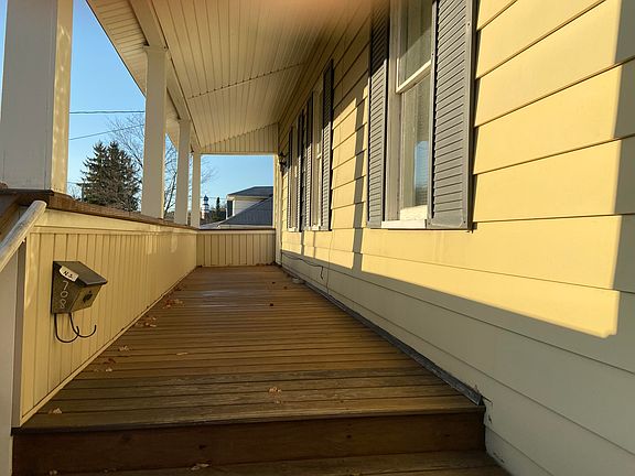 4th image of 708 Curtin St