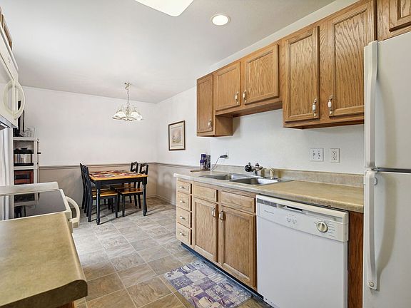 4th image of 805 S Sunny Ln