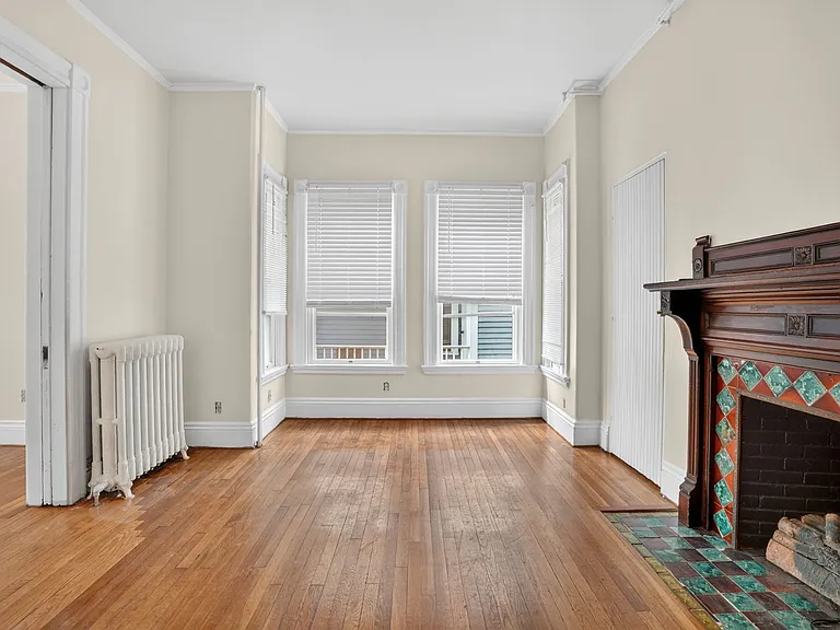 393 Pleasant St #1E — Photo 9