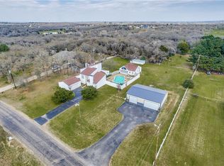 905 Georgia Ave, Burleson, TX 76028