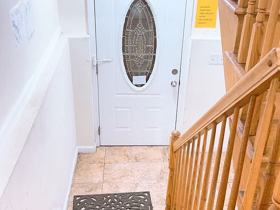 2nd image of 38 Vroom St #2