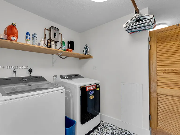 232 W Seaview Dr — Photo 21