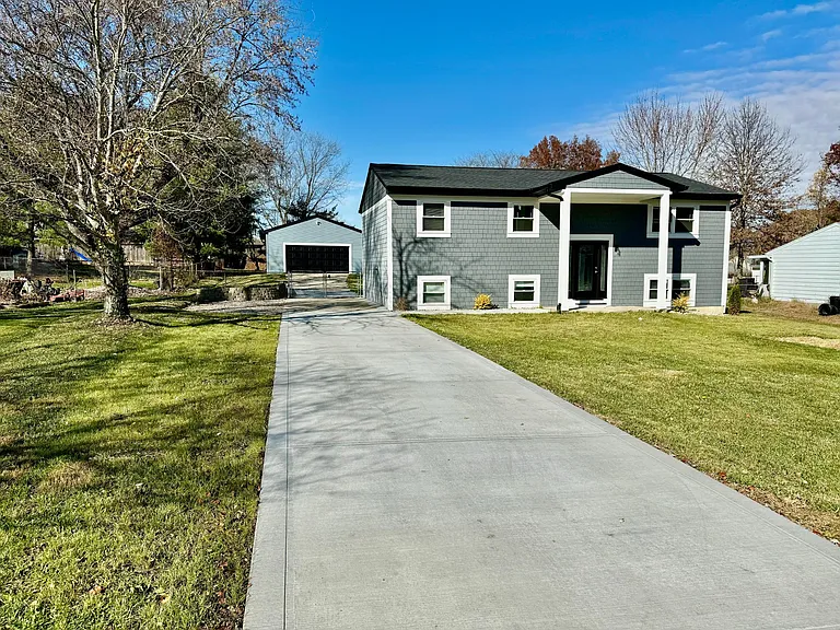 1542 E Meadowbrook Dr — Photo 2