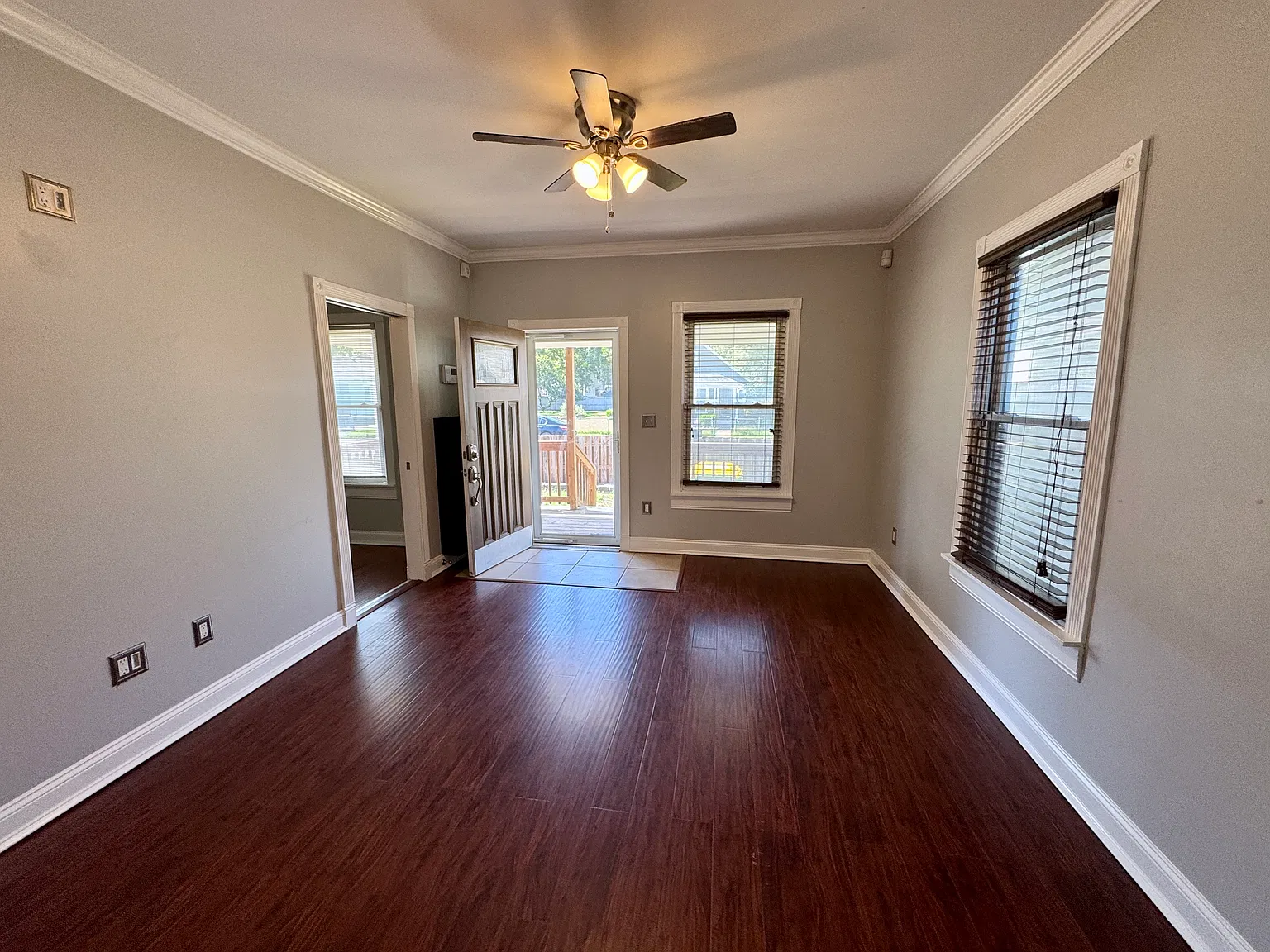 2 bed, 1057 sqft, $1,699 — Photo 4