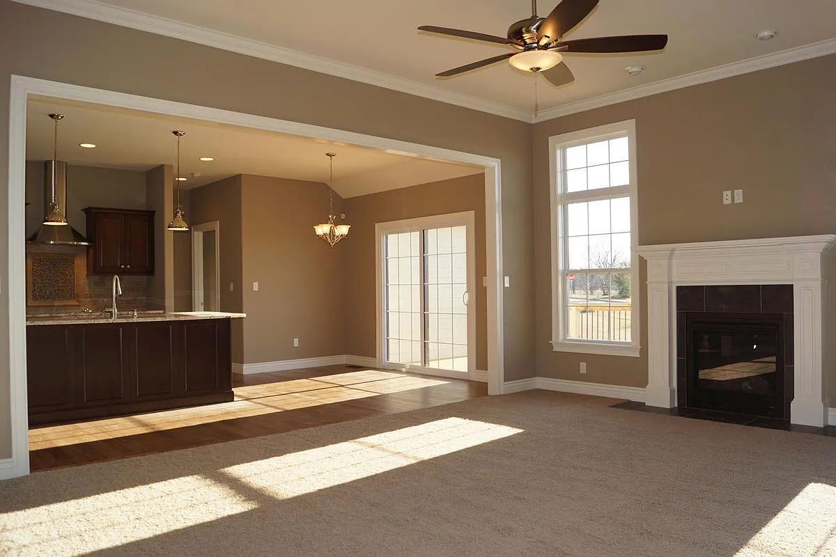 4 bed, 3.0 bath, 2950 sqft, $3,600 — Photo 4