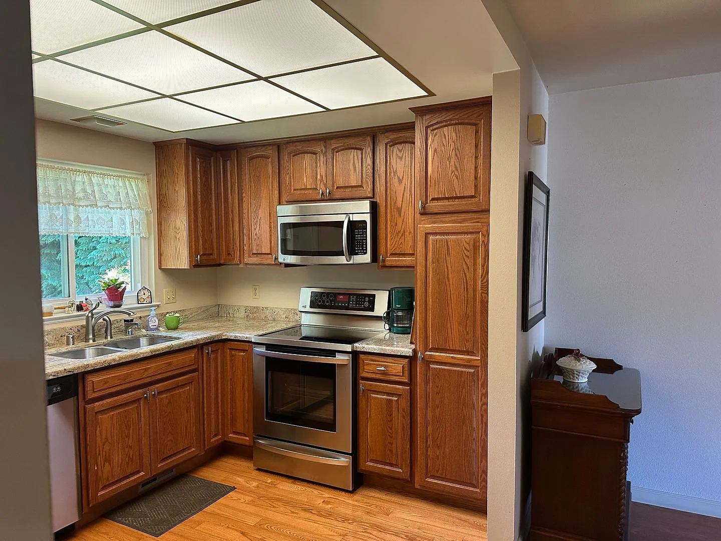 Lovely Home in Oakmont 55+ Community, 2 bedroom, 2 full baths — Photo 2