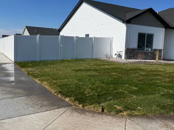 582 S Cutler Ave, Sugar City, ID 83448