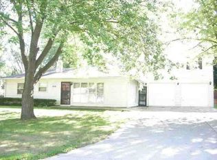 1910 Robin Dr, Warsaw, IN 46580