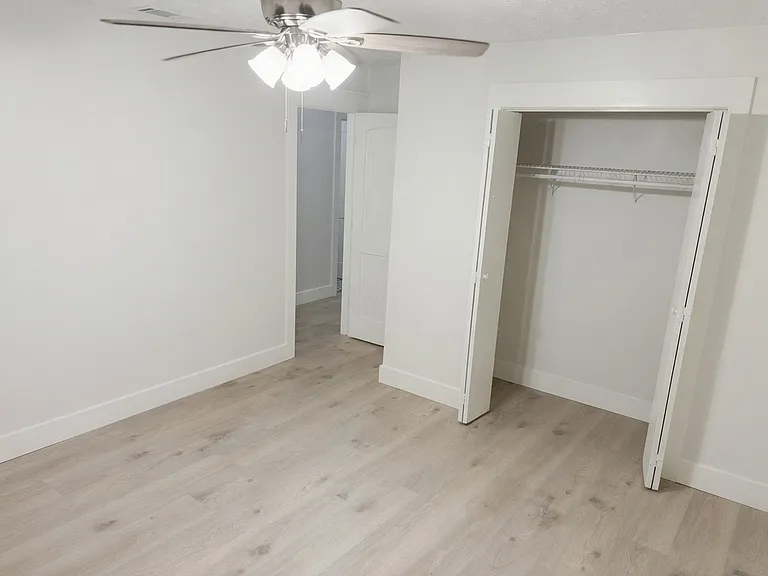 1123 White Oak Dr — Photo 6