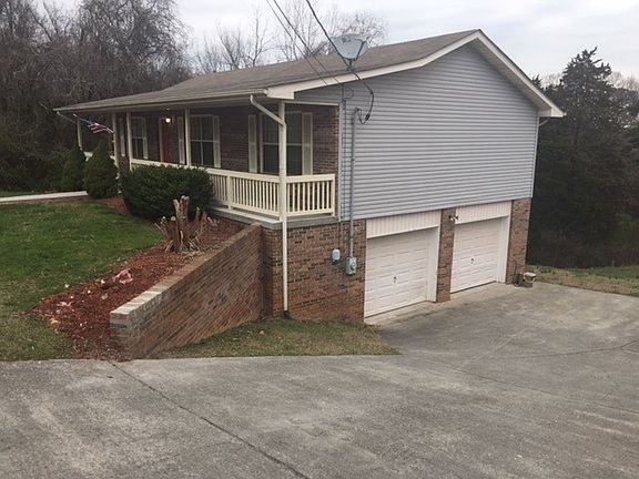 2nd image of 722 Ravenwood Dr