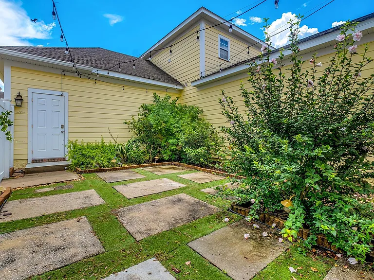 4311 Four Oaks Blvd — Photo 31