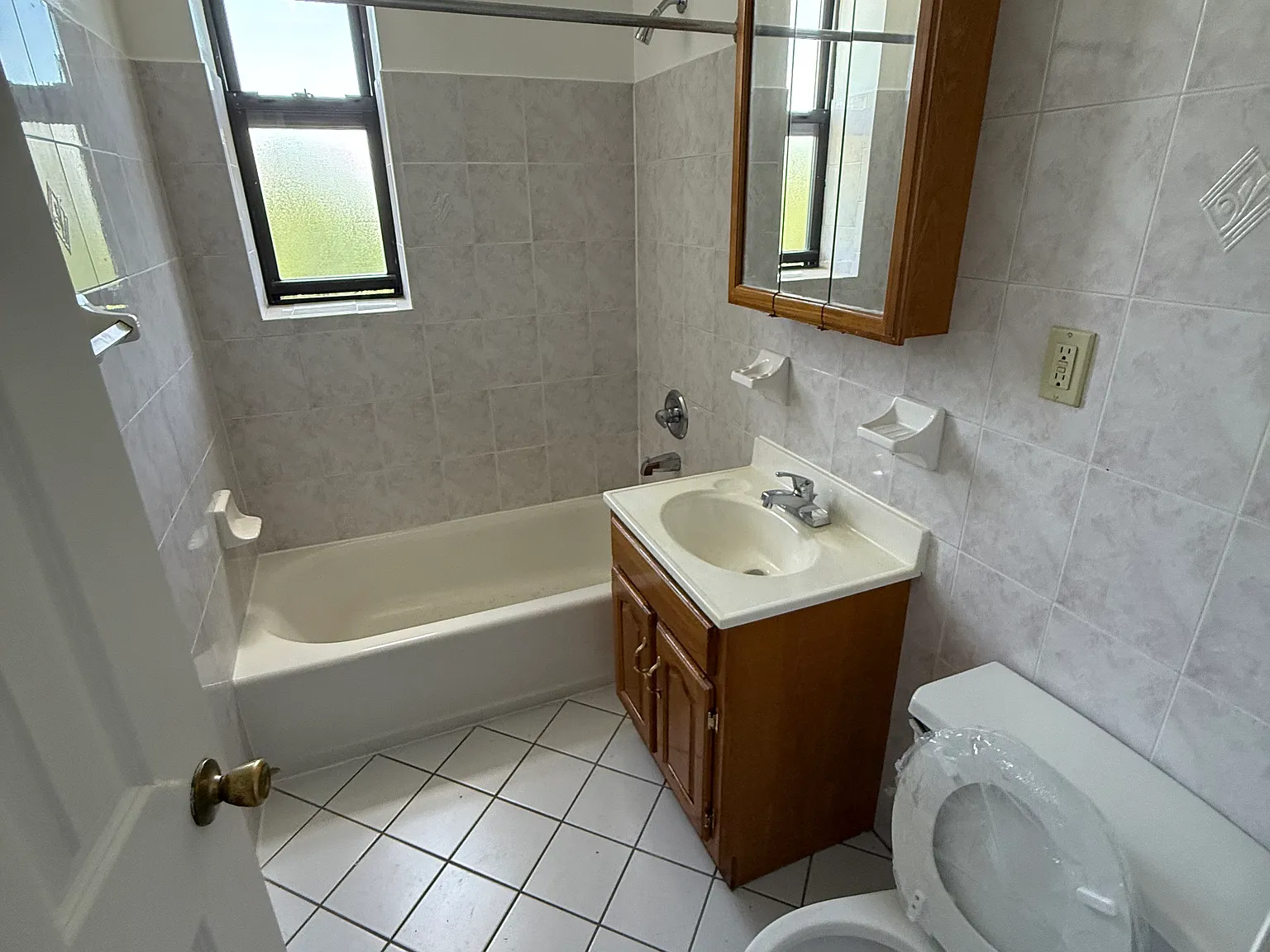1 bed, $2,600 — Photo 3