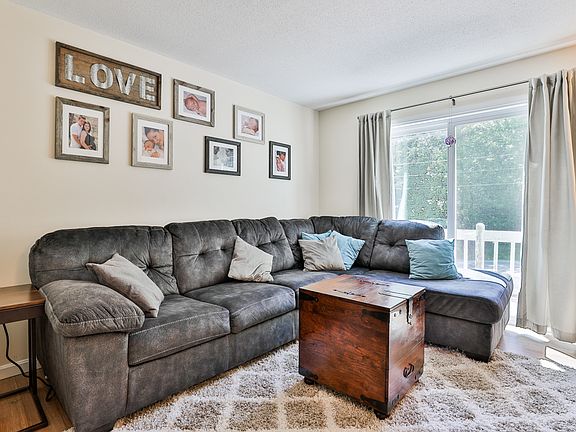 4th image of 18 Ledgewood Dr #A