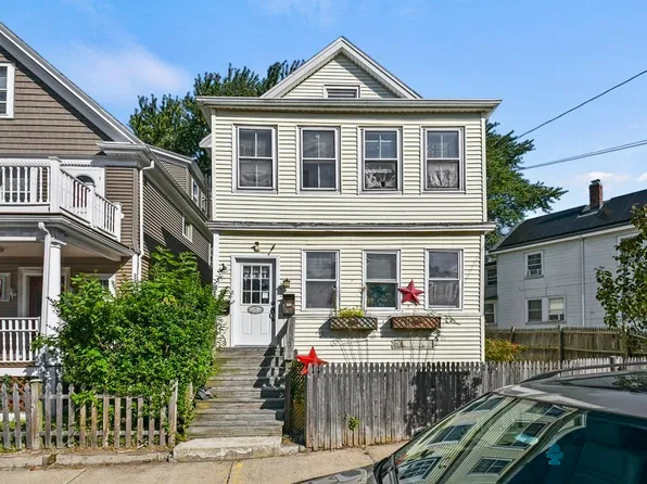 86 Crescent Ave, Revere, MA 02151
