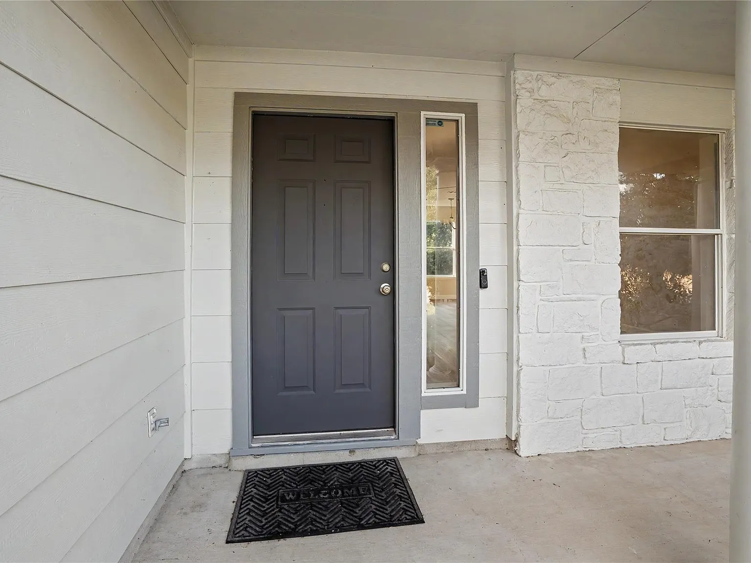 3 bed, 2.5 bath, 1710 sqft, $1,950 — Photo 3