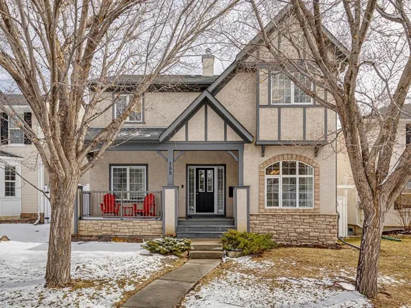 155 W Somme Mnr SW, Calgary, AB T2T 6J3