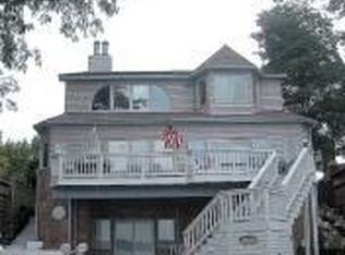 11842 E Shore Dr, Whitmore Lake, MI 48189