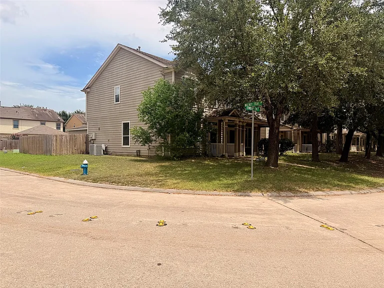 23854 Township Elm St — Photo 2