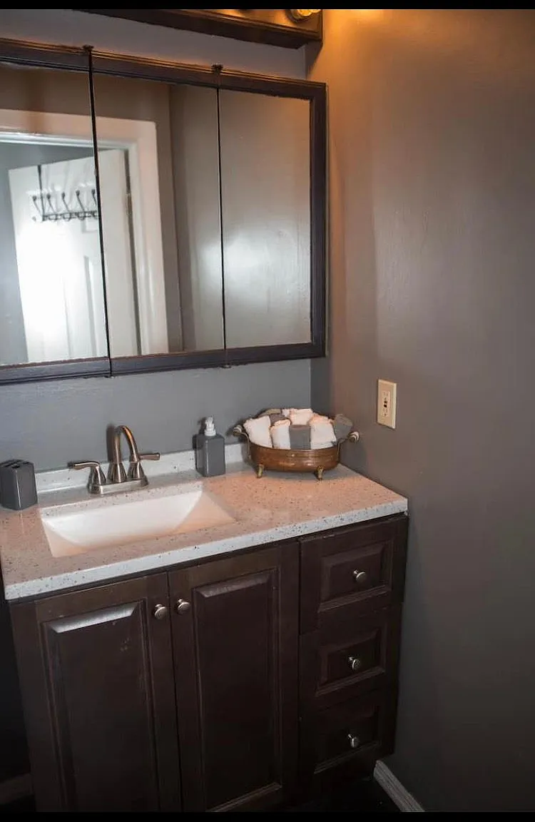 214 Covington Ave — Photo 4