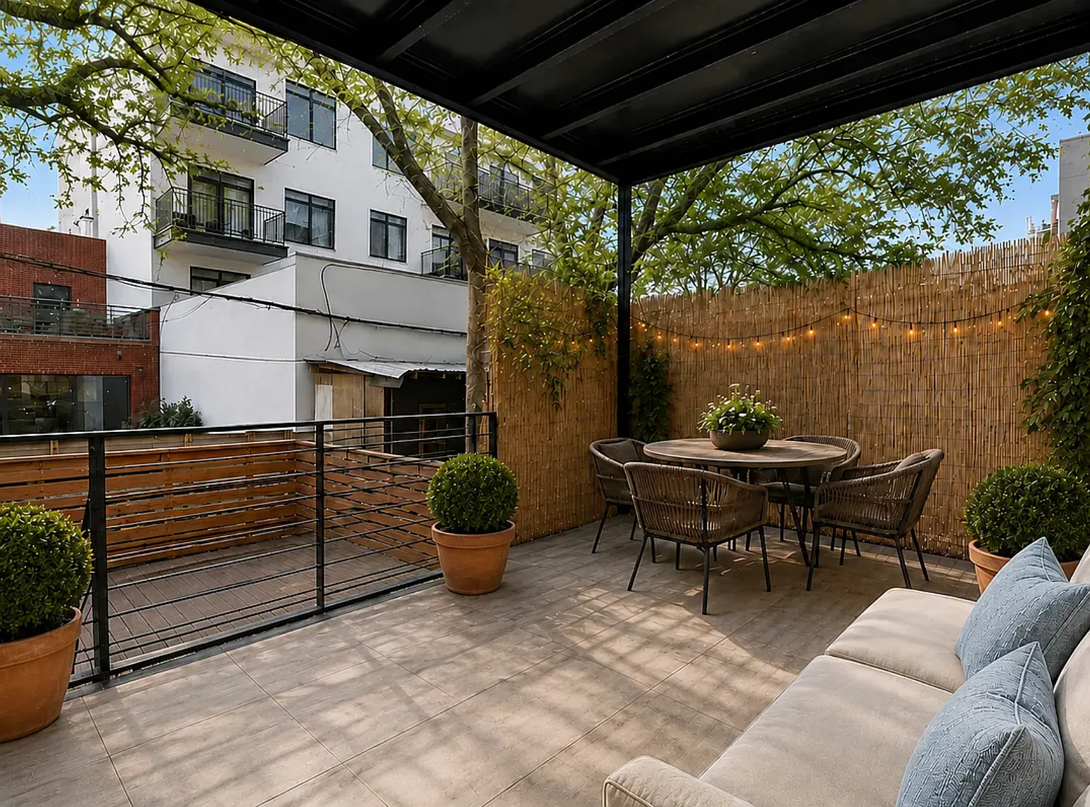 1582A Pacific Street — Photo 2