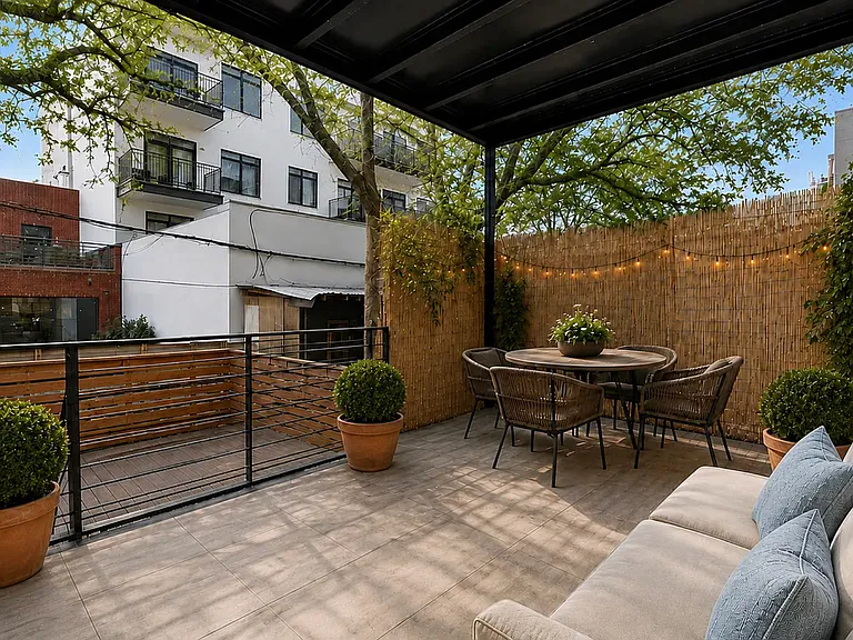 1582A Pacific St #2 — Photo 2