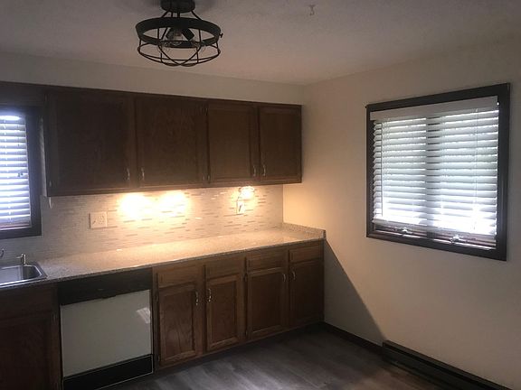 5th image of 2175 Amy Dr APT 4