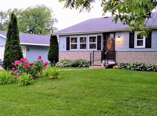 313 2nd St, Fox Lake, WI 53933