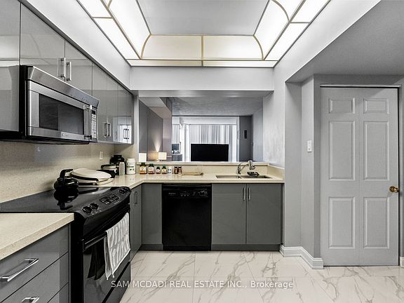 5th image of 24 Hanover Rd #2205