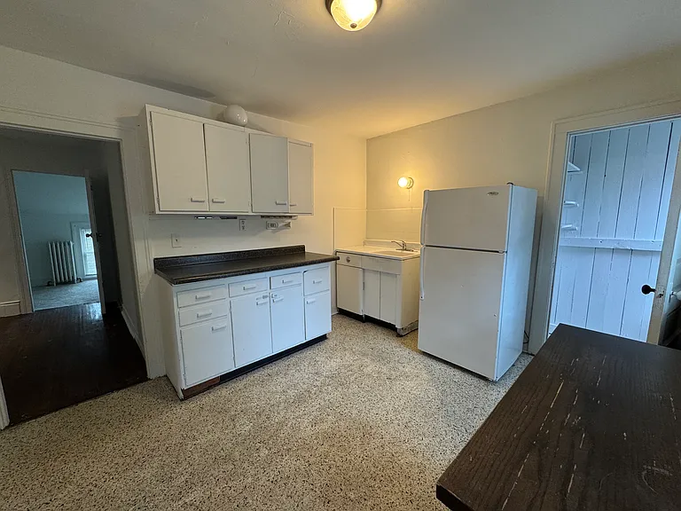 159 N 4th St #2 — Photo 6
