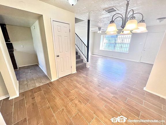 3rd image of 6983 Chasewood Dr