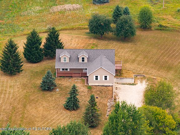 3rd image of 5795 E Centerline Rd