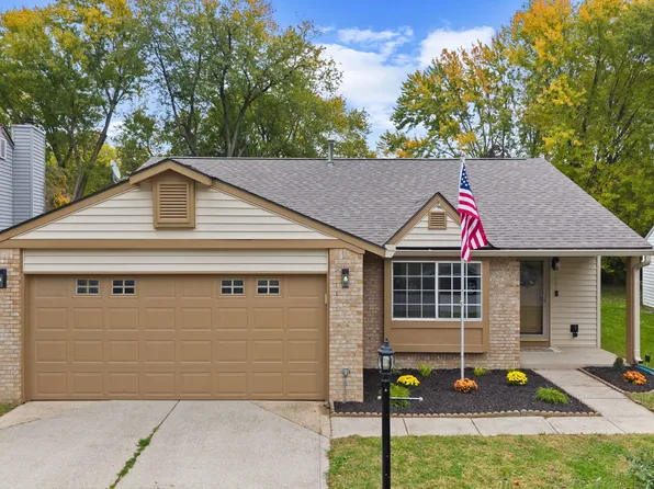 985 Kara Ln, Greenwood, IN 46142