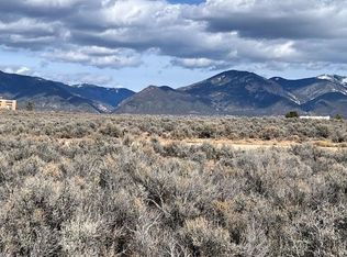 188 Colonias Pointe Dr, El Prado, NM 87529