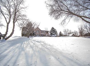 S67W29375 Valley Woods Pass, Mukwonago, WI 53149