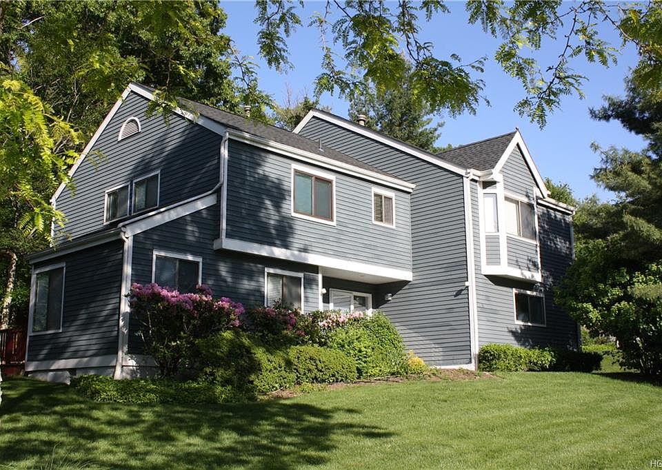 1st image of 146 Fieldpoint Dr