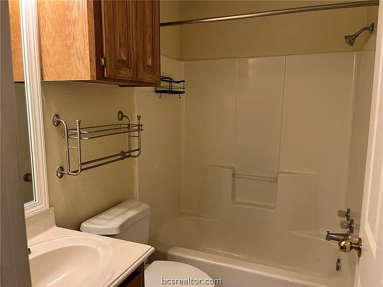 2412 Carnation Ct — Photo 9