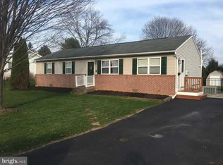 417 Spring Forge Dr, Spring Grove, PA 17362