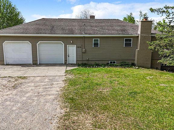 3rd image of 11519 21 Mile Rd