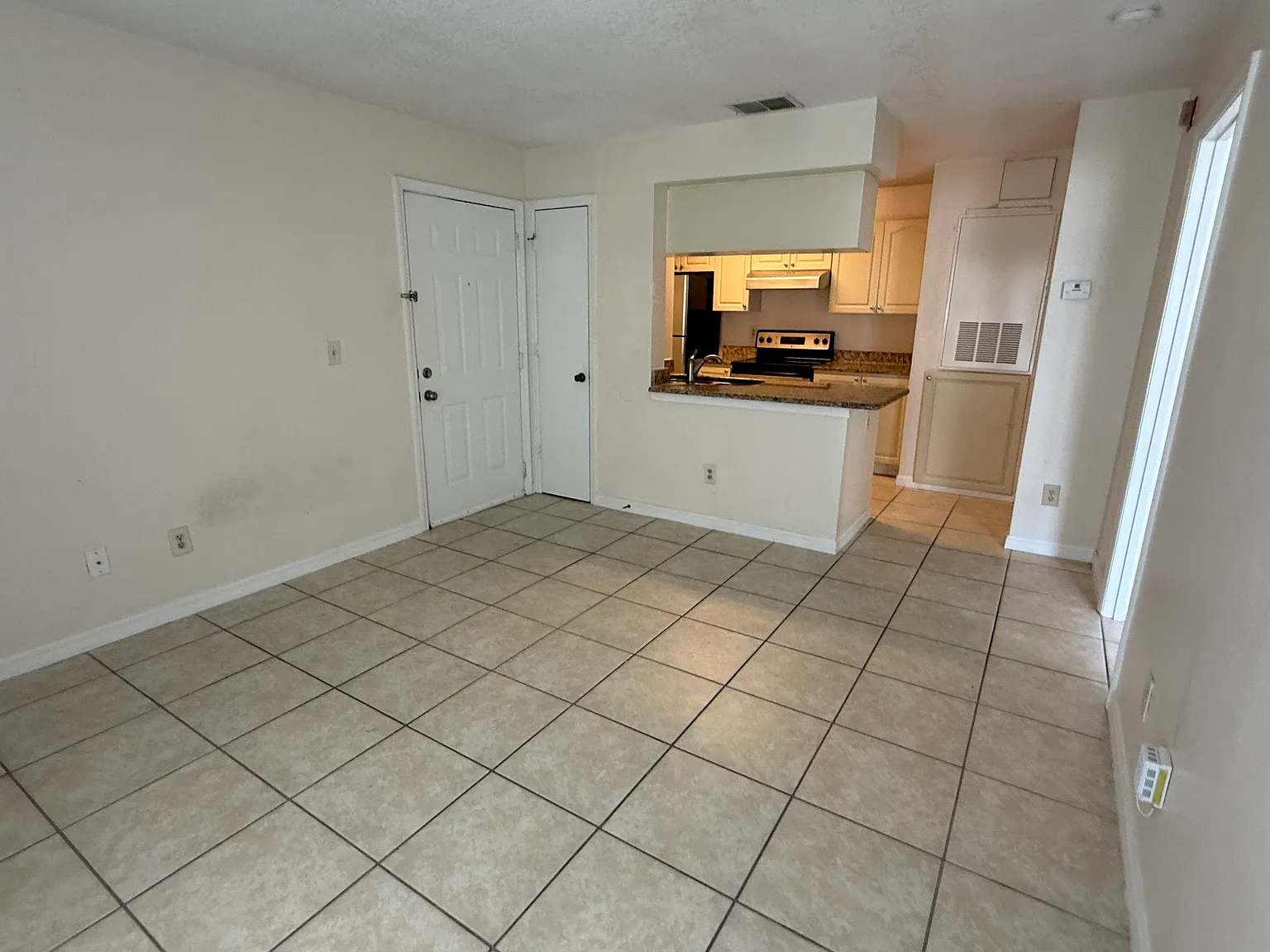1 bed, 583 sqft, $1,330 — Photo 3