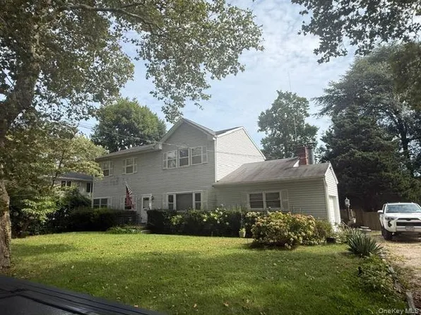 97 Hiawatha Drive, Brightwaters, NY 11718