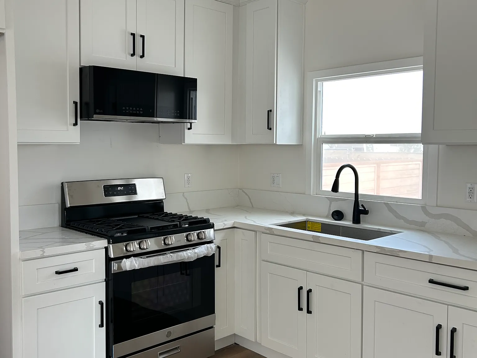 1 bed, 1000 sqft, $2,600 — Photo 4