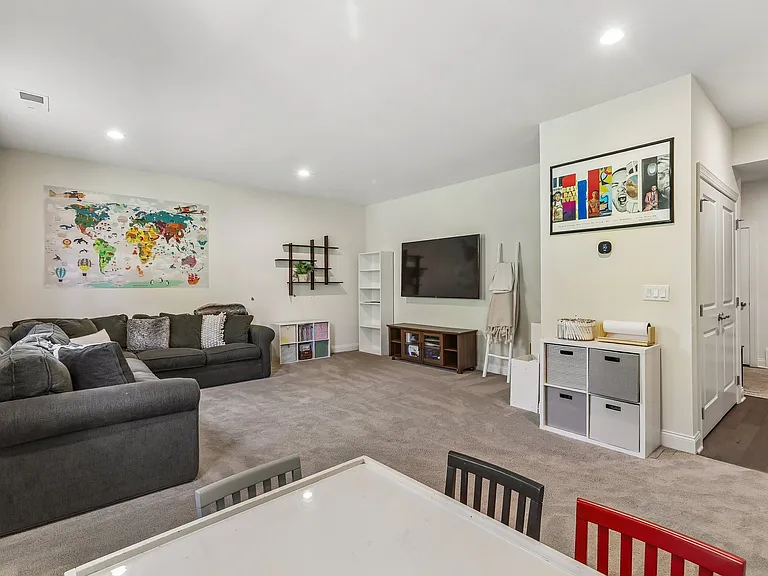 21 Brentwood Cir — Photo 16