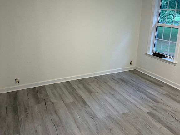 5th image of 5810 Karr Rd