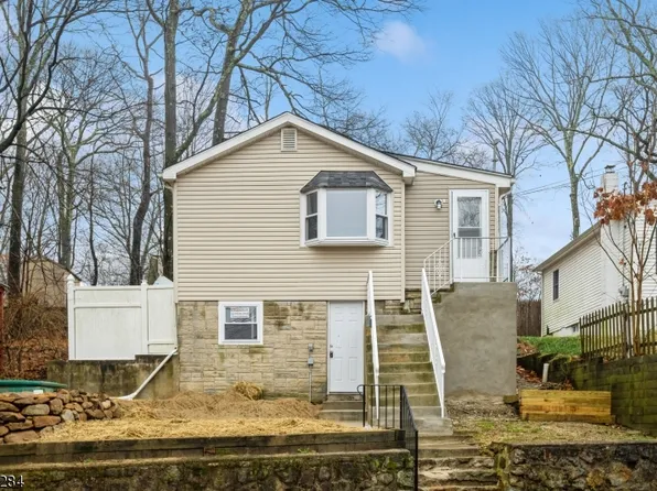 137 Bucknell Trl, Hopatcong Boro, NJ 07843