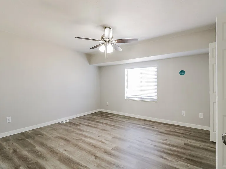 4829 S 3900 W — Photo 13
